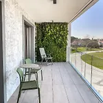 Sea Breeze Lejlighedshotel 4*