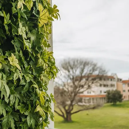 Hotel apartamentowy Sea Breeze 4*