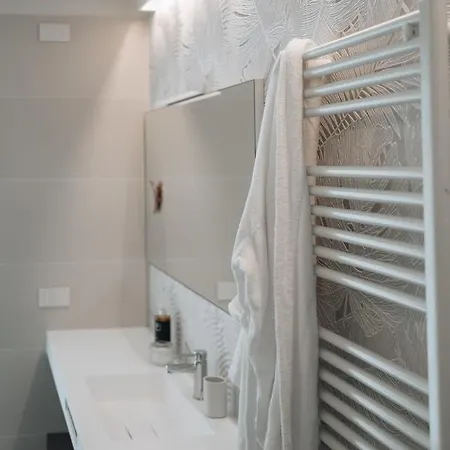 Hotel apartamentowy Sea Breeze 4*