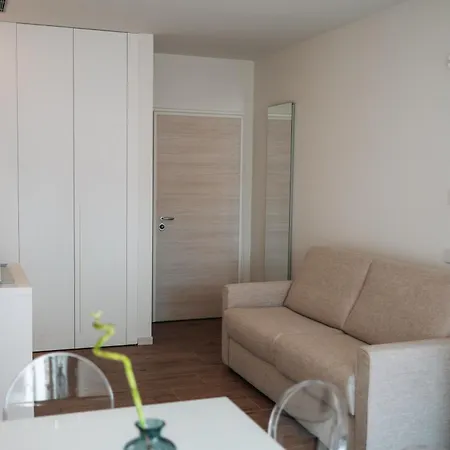 Hotel apartamentowy Sea Breeze 4*