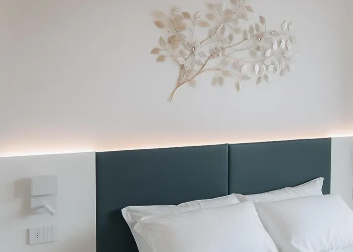 Sea Breeze Aparthotel 4*