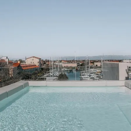 Apartmanhotel Sea Breeze 4*