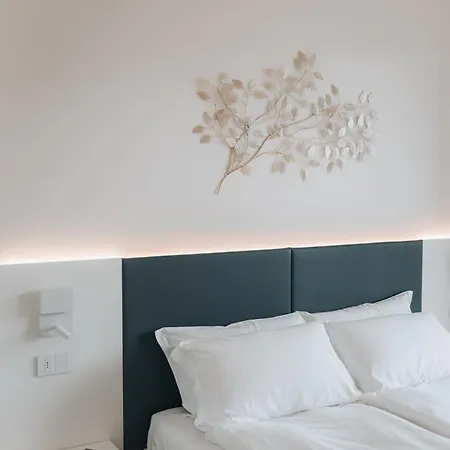 Sea Breeze Ξενοδοχείο με διαμερίσματα 4*